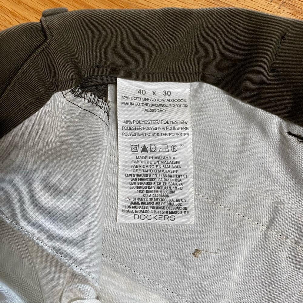 Dockers Men's Khaki Pants W40 L30 Relaxed Fit Business Casual W40 L30 Dark Brown - Picture 4 of 4